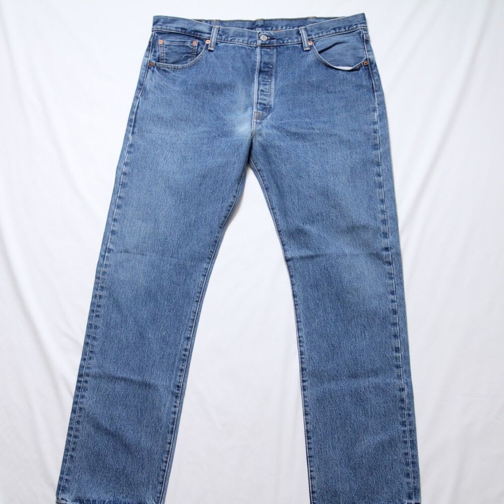 Levis 501 Button Fly Jeans Mens 40 x 34 Straight Leg Denim 100% Cotton Red Tab